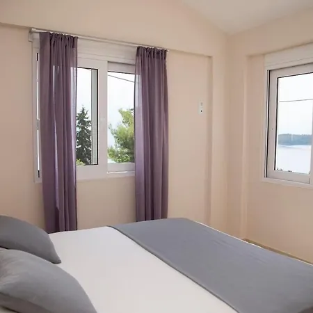 בית נופש La Luna Maisonette נידרי